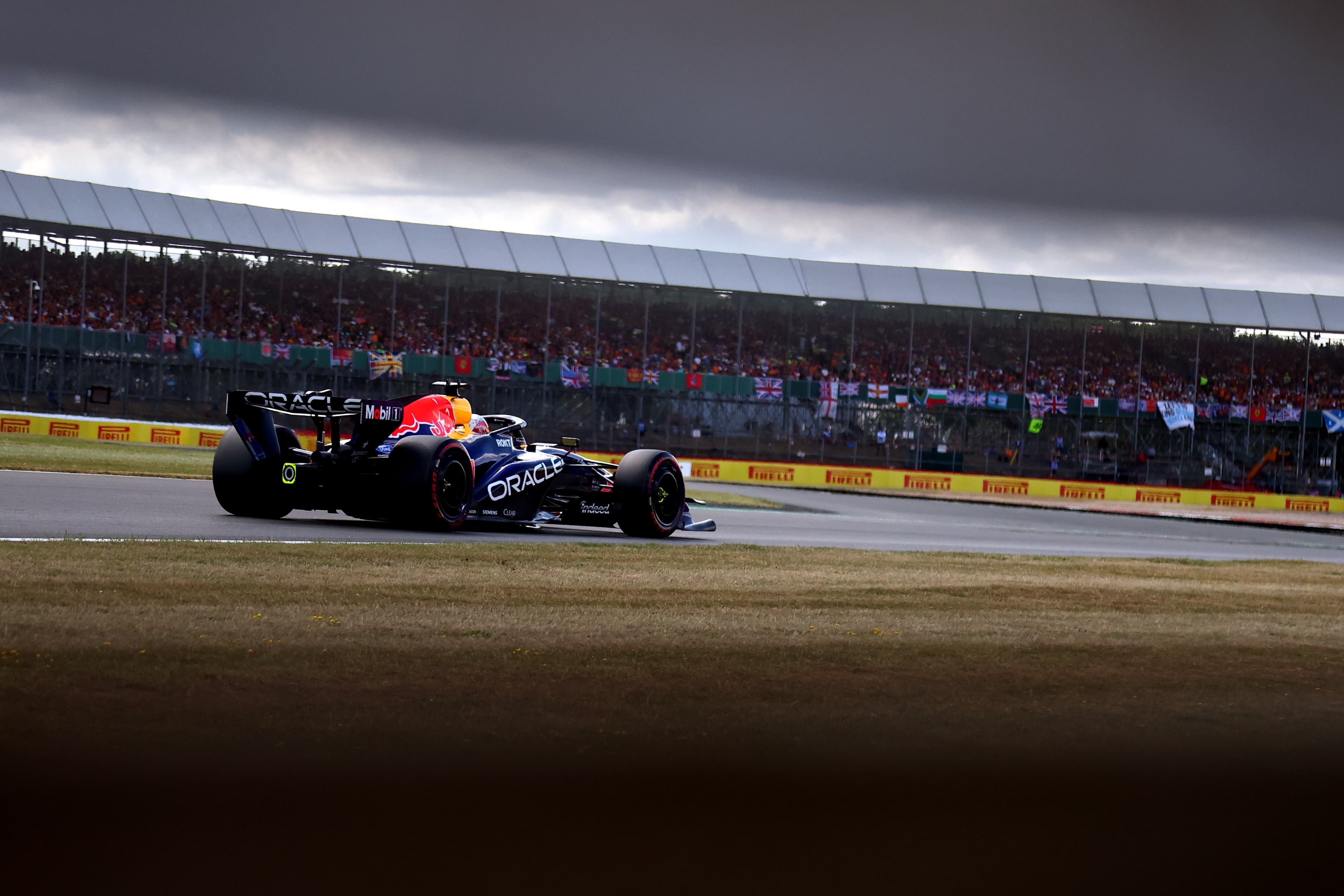 Red Bull Racing нашла причины проблемы с крылом-перевёртышем