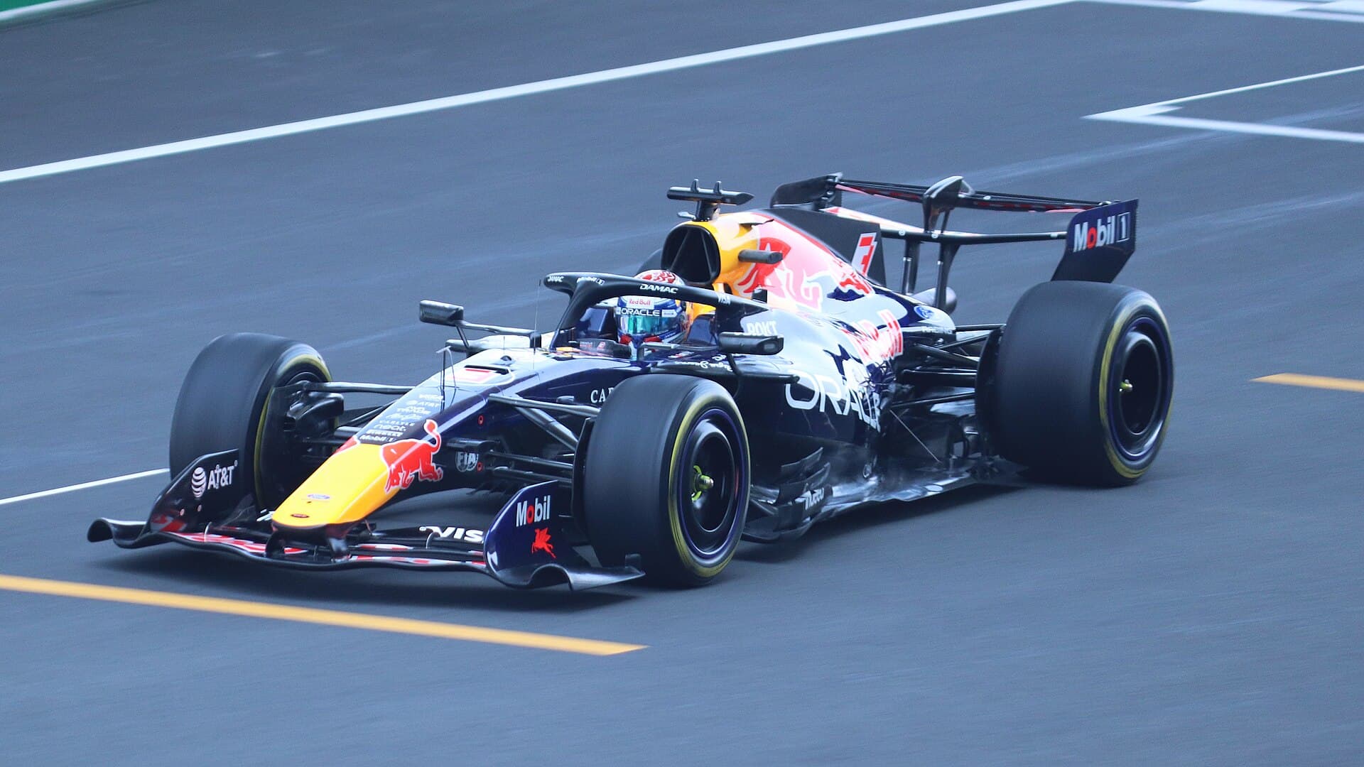 Макс Ферстаппен за рулём Red Bull, Гран-при Китая 2026 года. Архивное фото.