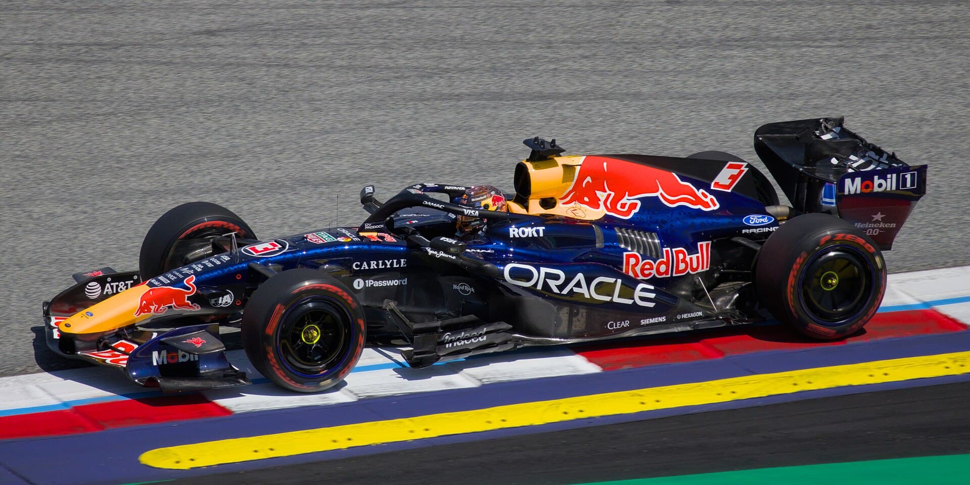 Макс Ферстаппен за рулём Red Bull Racing RB22, архивный кадр 2026-06-26. Архивное фото.