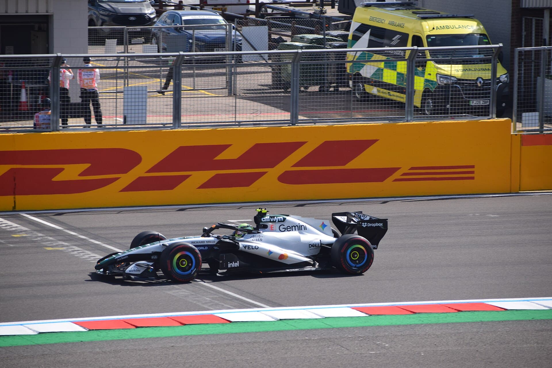 Ландо Норрис за рулём McLaren MCL40, архивный кадр 2026-07-04. Архивное фото.