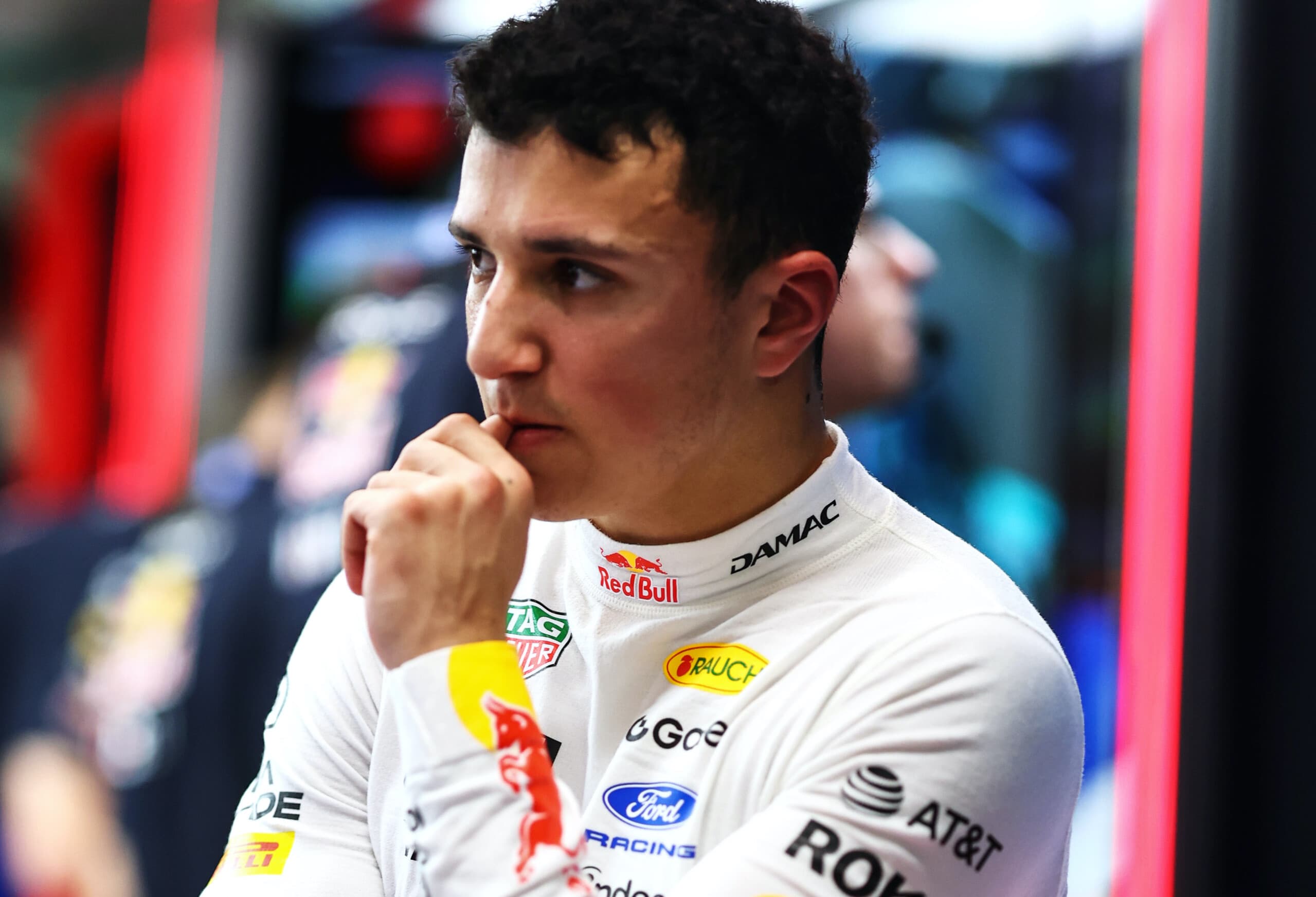 Red Bull Racing: Исаак Хаджар о старте с конца пелотона