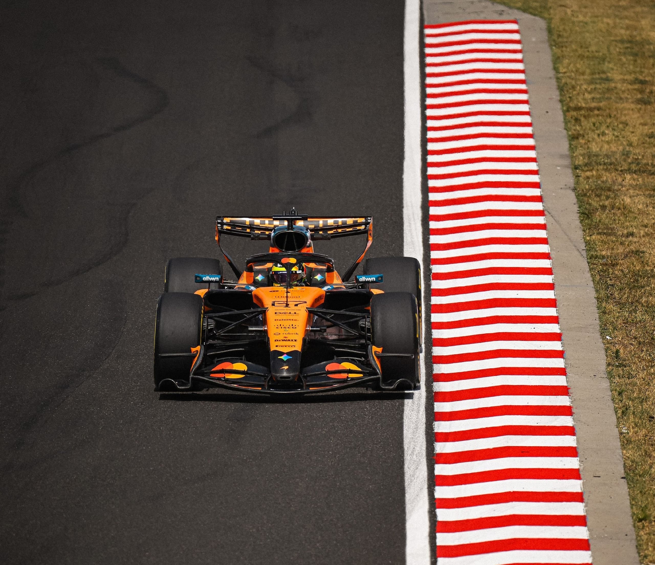 McLaren установили только треть обновлений в Венгрии