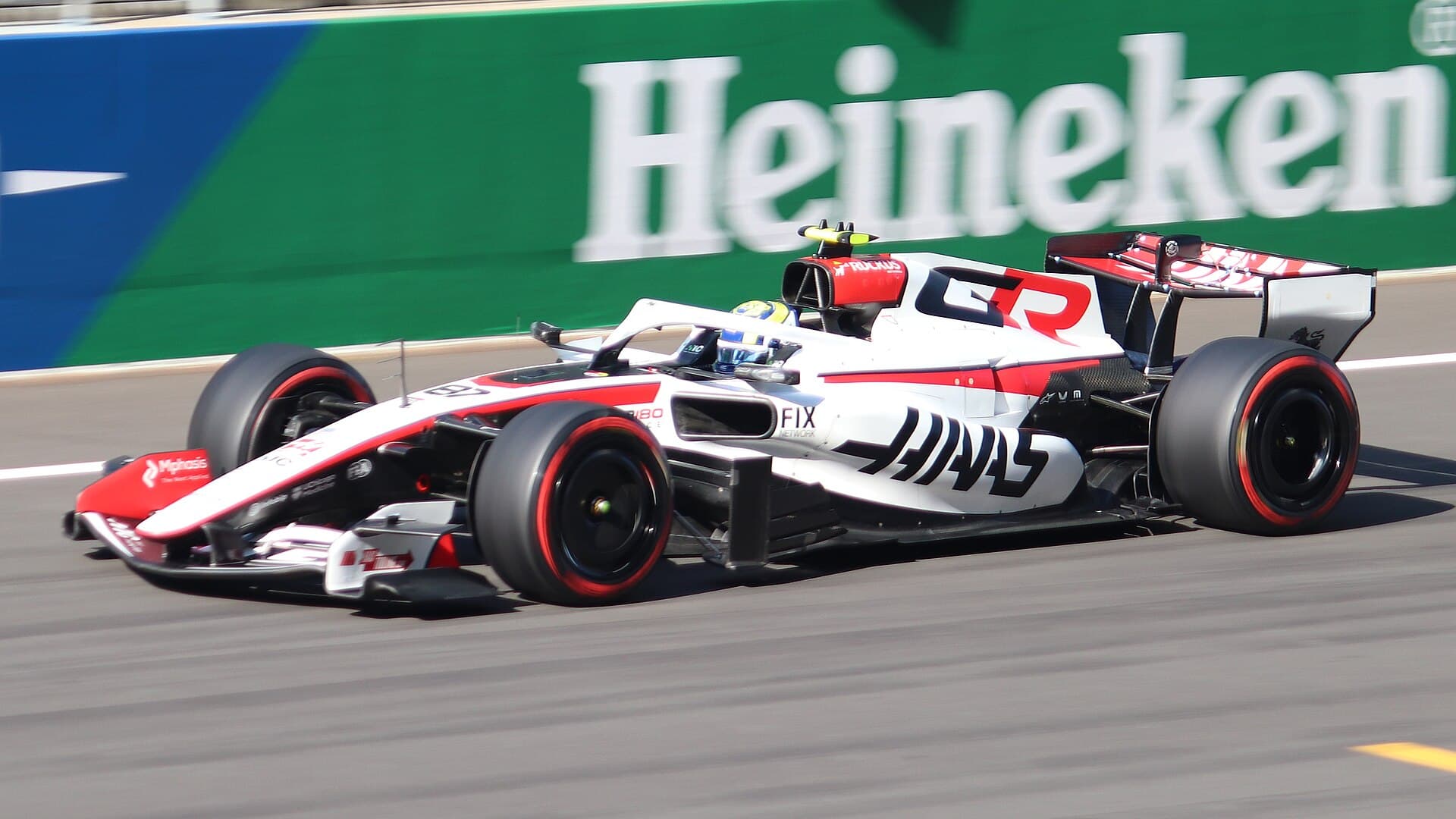 Оливер Берман за рулём Haas, Гран-при Китая 2026 года. Архивное фото.