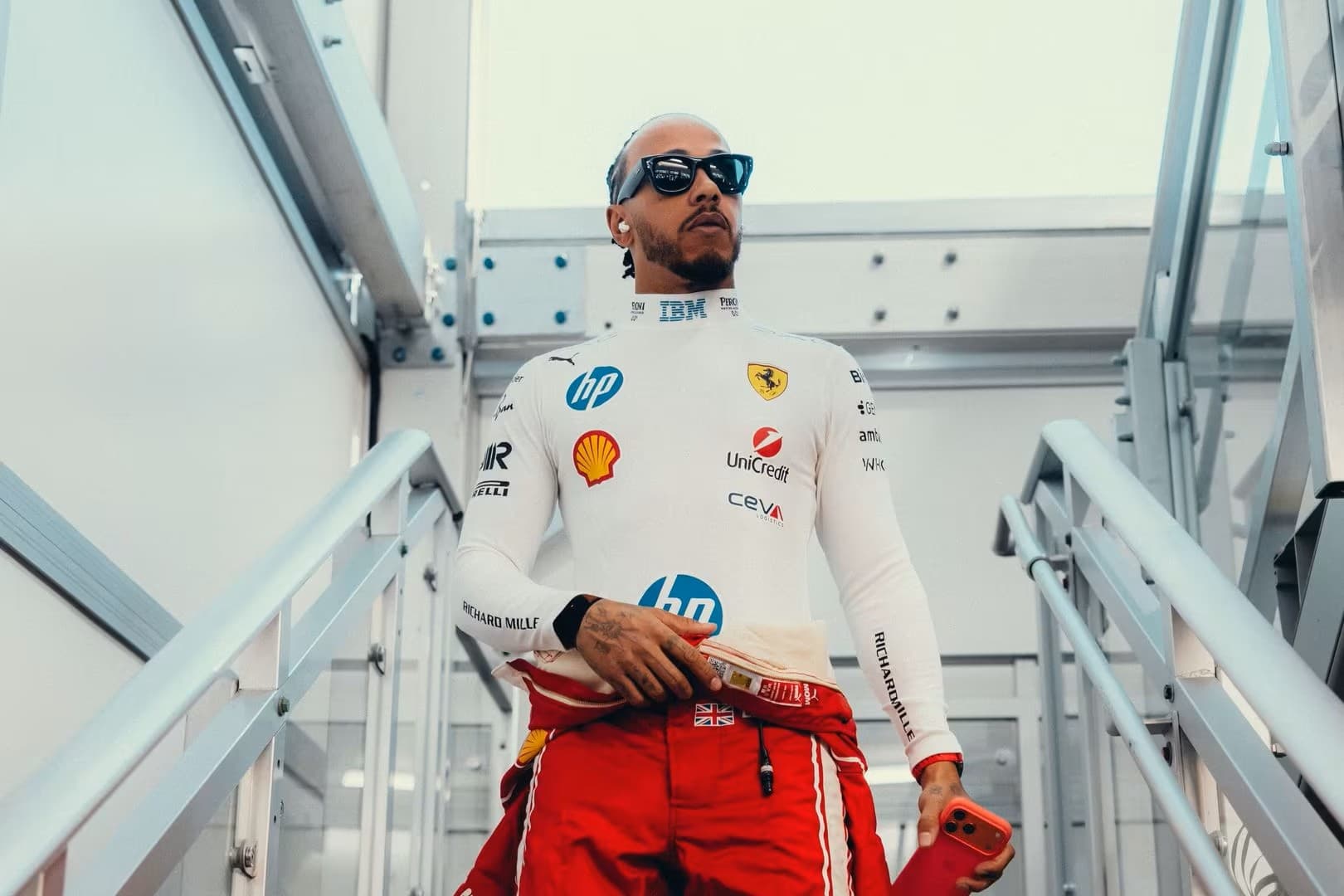 Формула 1: Хэмилтон считает, что Ferrari надо было раньше делать ставку на него в личном зачете