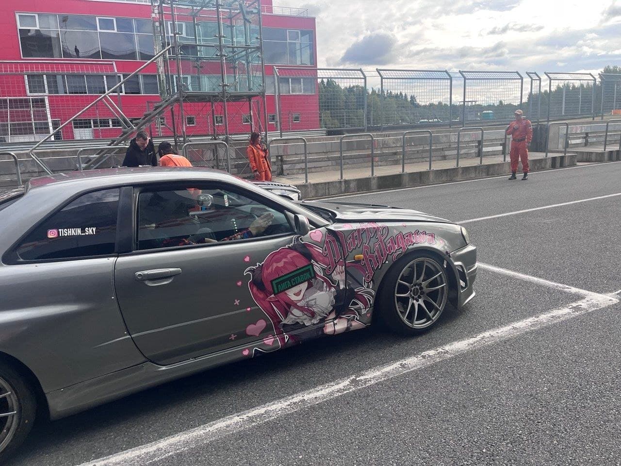 Moscow Raceway: помимо фудпарка работает кафе на втором этаже питбилдинга в ложе №8