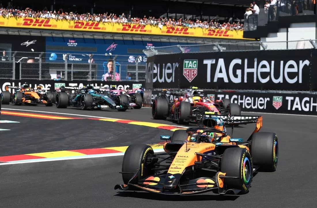 Формула-1. Гонщик McLaren Ландо Норрис нагрубил журналисту