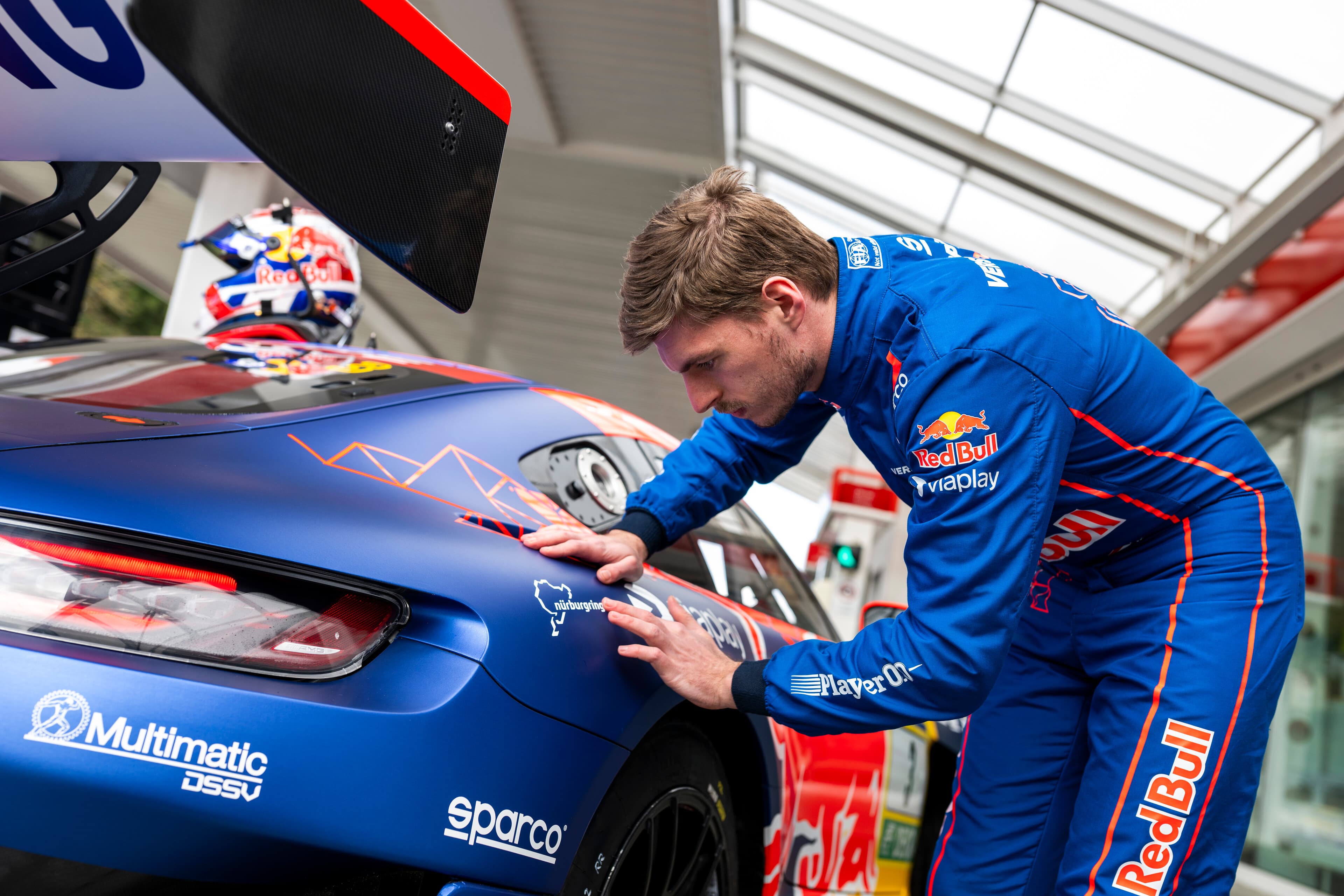 GT World Challenge Europe. Валентино Росси ждёт встречи с Максом Ферстаппеном