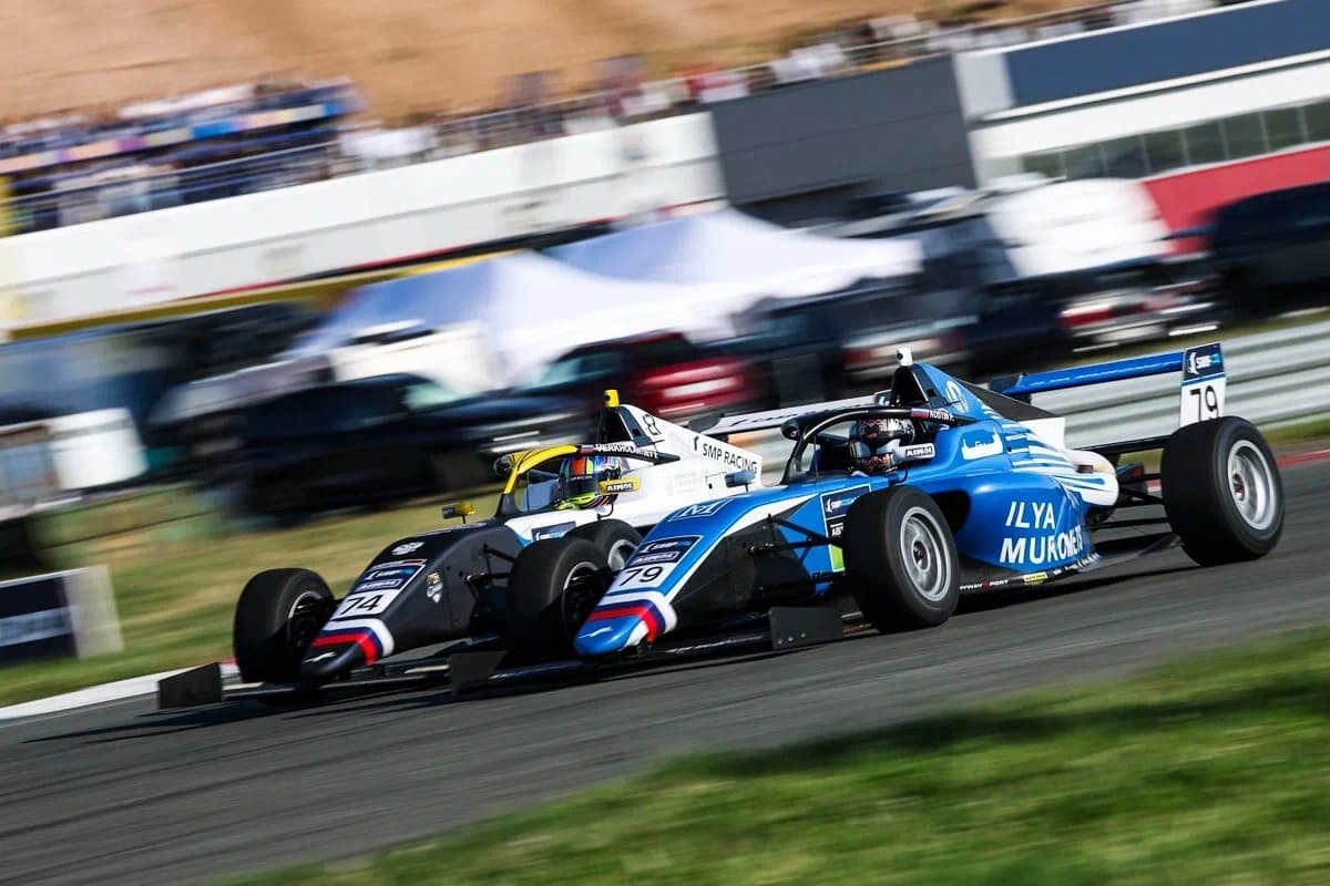 Пилоты SMP Racing показали отличные результаты в квалификации SMP F4