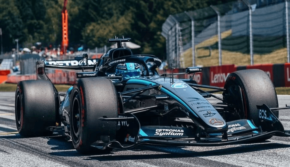 Формула-1: Тото Вольф заявил о потере Mercedes 70-80 очков из-за проблем с надёжностью