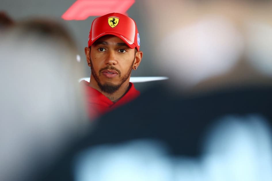 Формула-1. Брандл объяснил успехи Хэмилтона в составе Ferrari