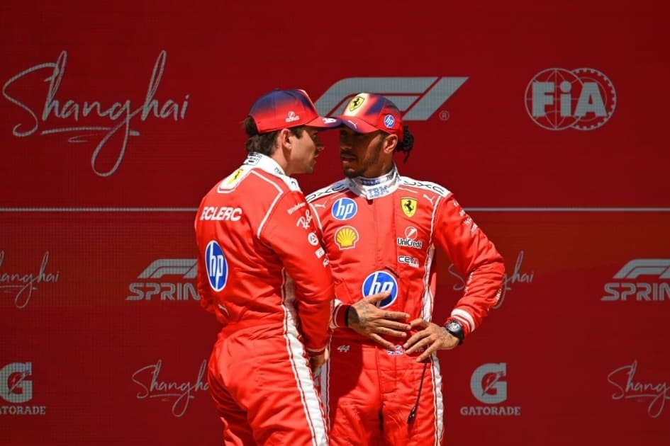 Ferrari: Вассёр о конкуренции между Хэмилтоном и Леклером