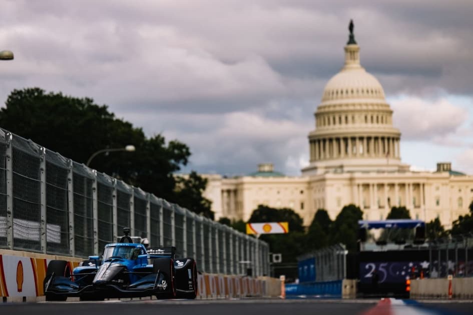 IndyCar. Кайл Кирквуд выиграл гонку в Вашингтоне