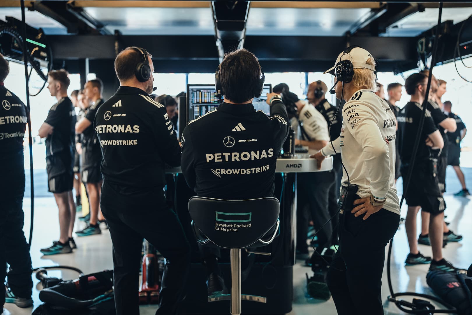 Формула-1: Тото Вольф заявил о нехватке денег у Mercedes